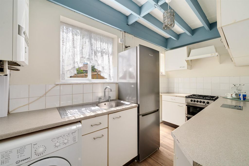 Property photo 3 of 14 Kitchen