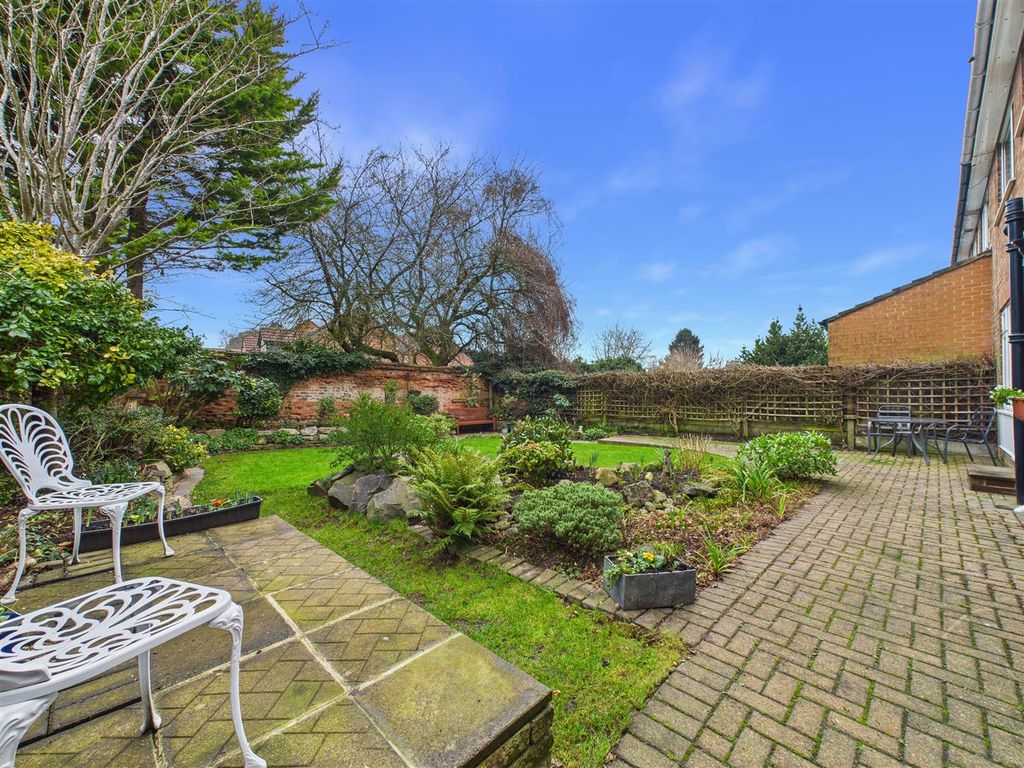 Property photo 1 of 20 Cam03303G0-Pr0297-Still023.Jpg