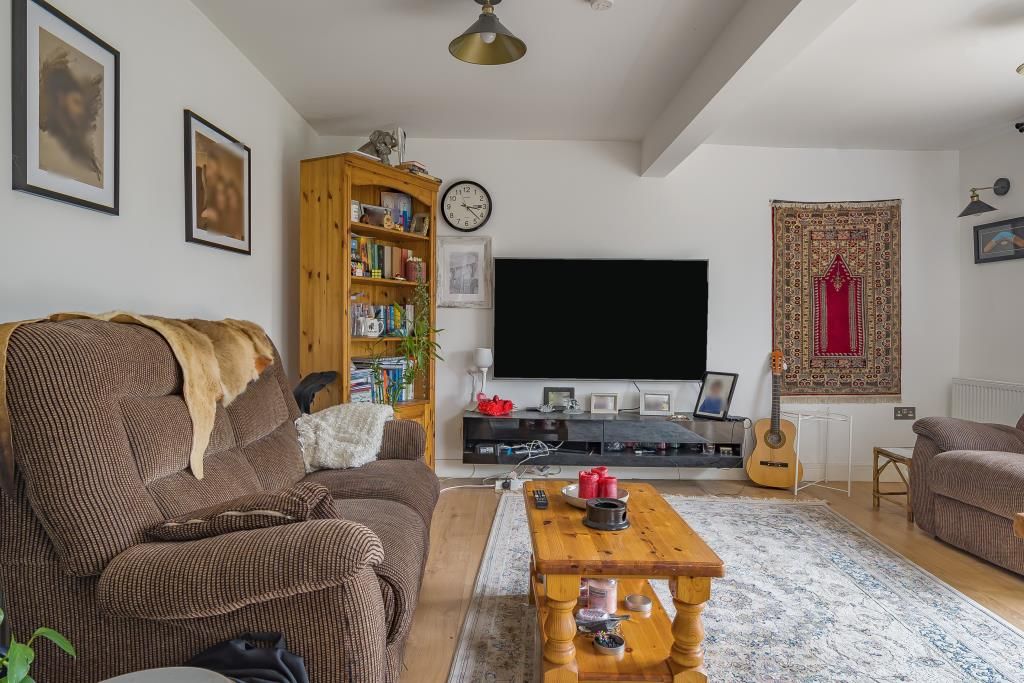 Property photo 3 of 21 Living Room