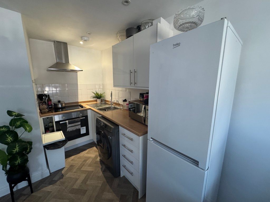 Property photo 3 of 6 Kitchen