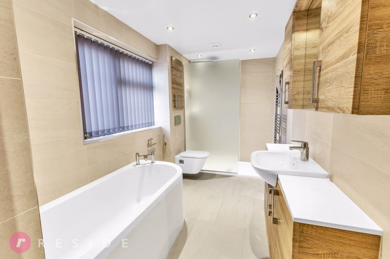 Property photo 3 of 34 Family Bathroom