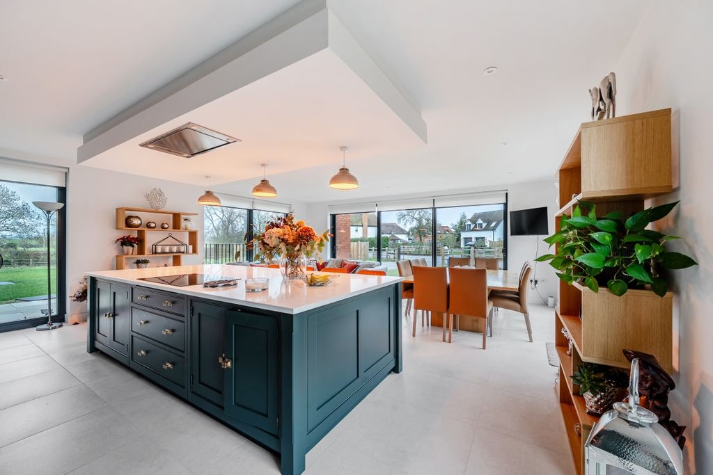 Property photo 3 of 31