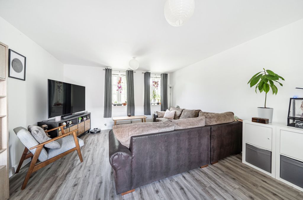 Property photo 3 of 19 1354344-11-68c439...