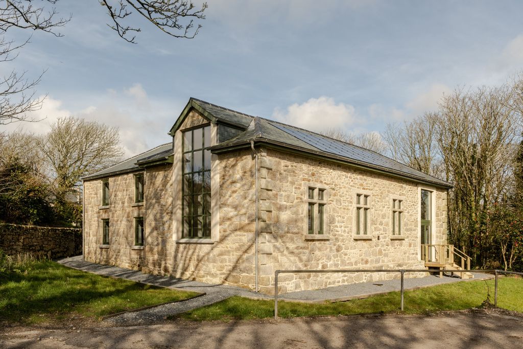 Property photo 3 of 29 266399 - 20250227-School-House_Sancreed_Tmh-26_Hi_Res.Jpg
