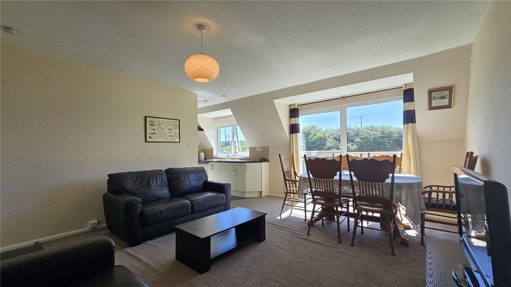 Additional image 4 of 3 bed flat for saleIsallt Lodge, Bae Trearddur, Caergybi, Isallt Lodge LL65