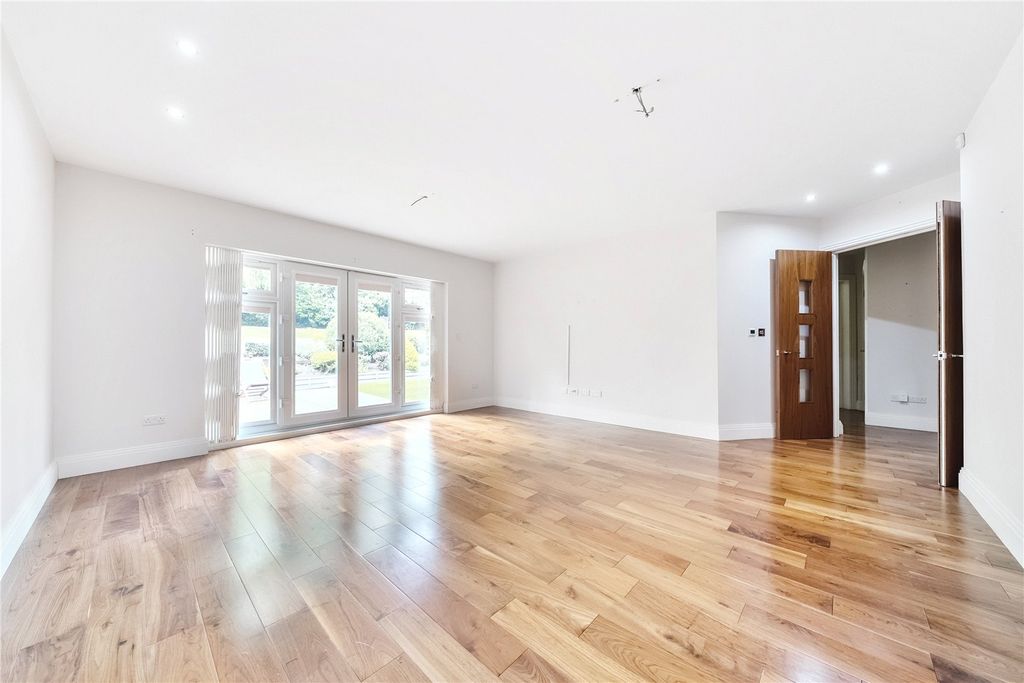 Property photo 3 of 20 Picture No. 08