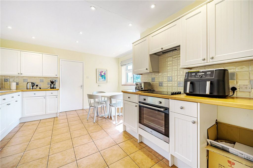 Property photo 2 of 12 Picture No. 06