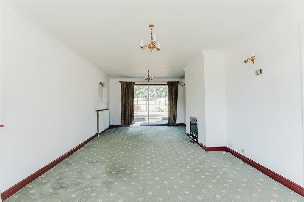 Property photo 2 of 23