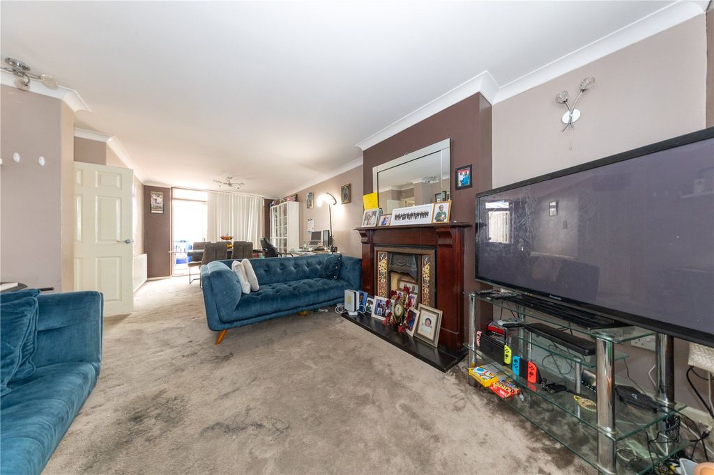 Property photo 3 of 20 Picture No. 06