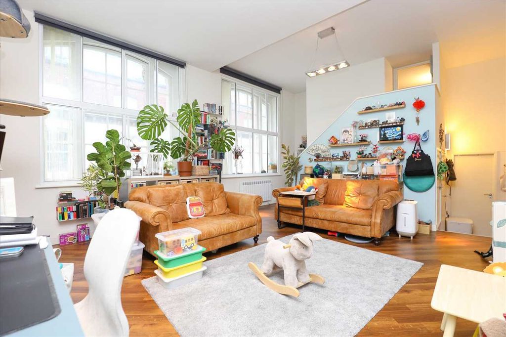 Property photo 2 of 19