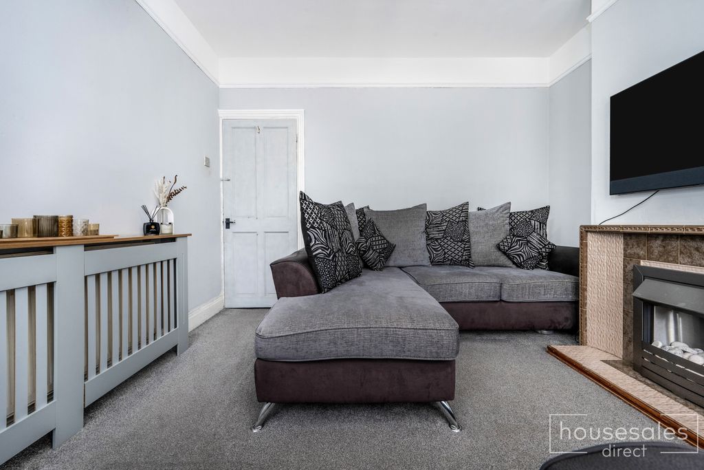 Property photo 2 of 16