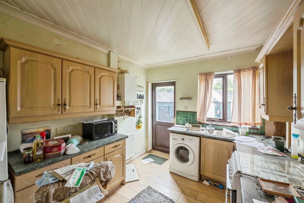 Property photo 3 of 16