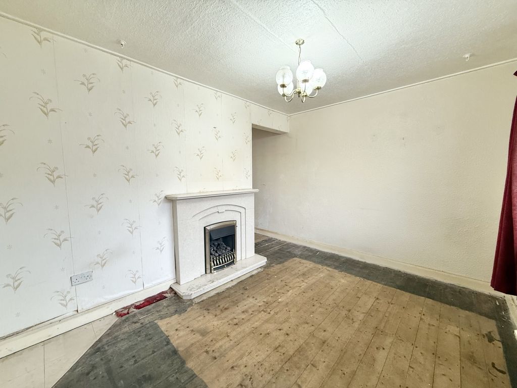 Property photo 3 of 15 Img_5402