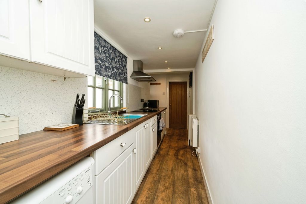 Property photo 3 of 16 Pbox-Img.Jpg