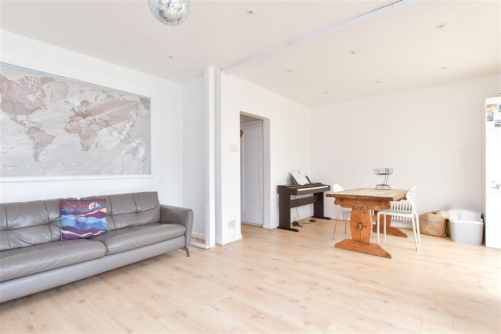 Property photo 3 of 13 Lounge/ Diner