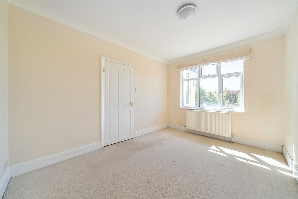 Property photo 3 of 17 Image