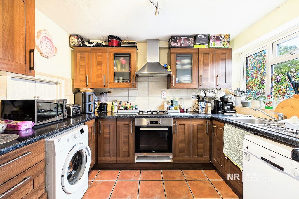 Property photo 2 of 12 Kitchen