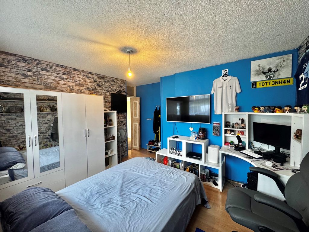 Property photo 3 of 13 Bedroom One