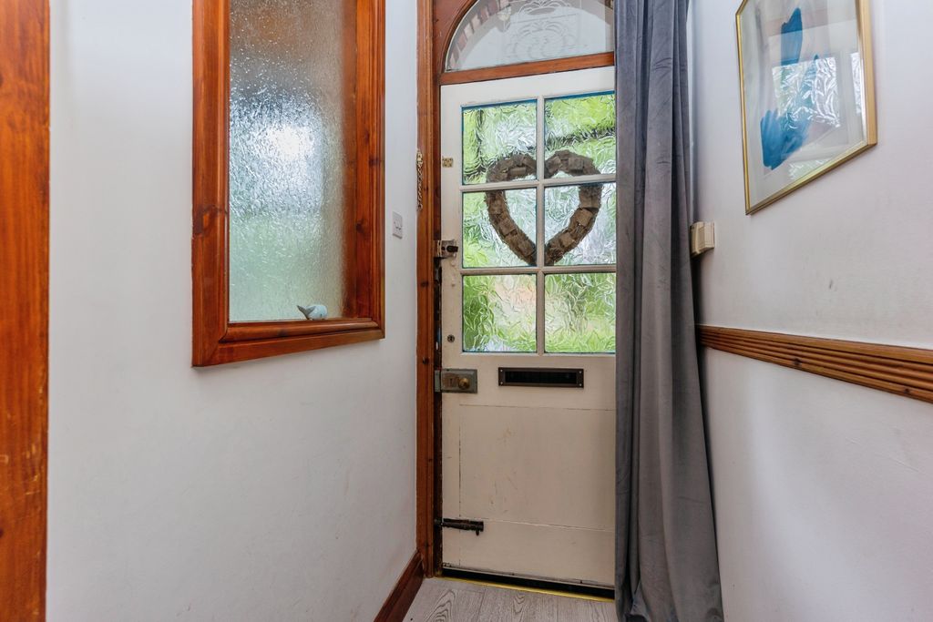 Property photo 2 of 25 Entrance