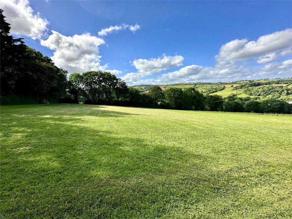 Property photo 2 of 12 Fields