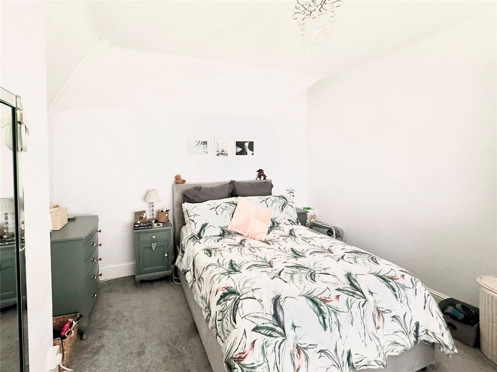 Property photo 3 of 7 Picture No. 10