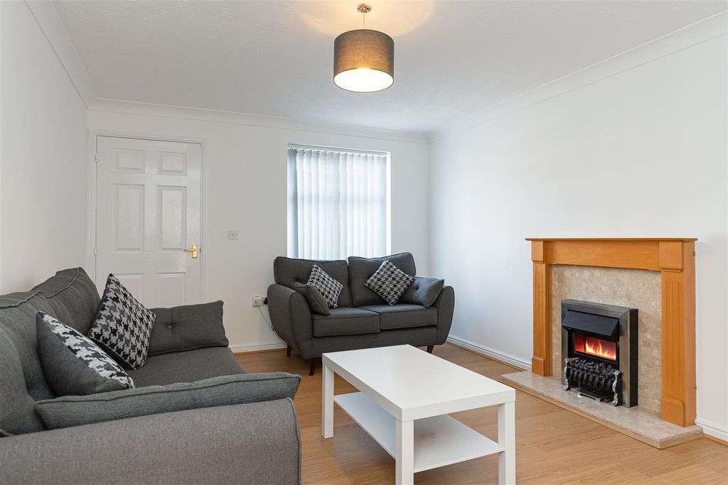 Property photo 2 of 12 34 Humbert Road-6.Jpg