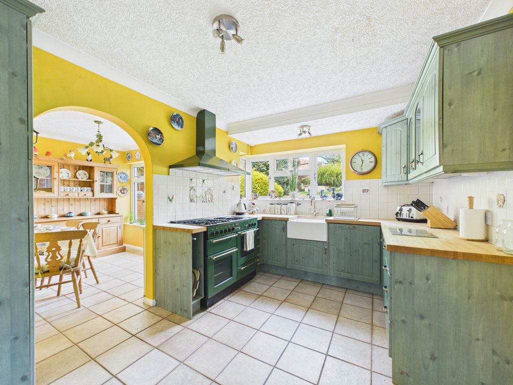 Property photo 2 of 36