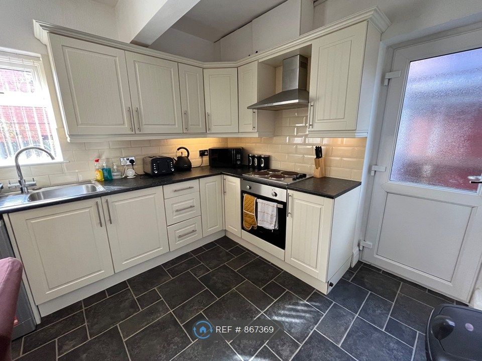 Property photo 2 of 19 Kitchen Diner