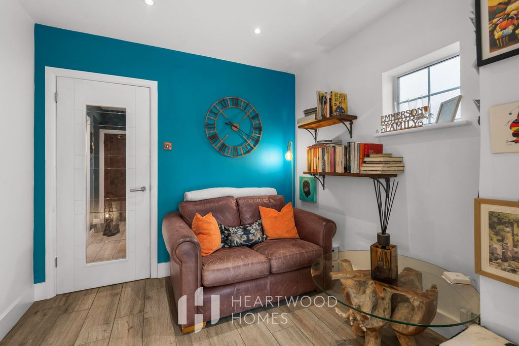 Property photo 2 of 26