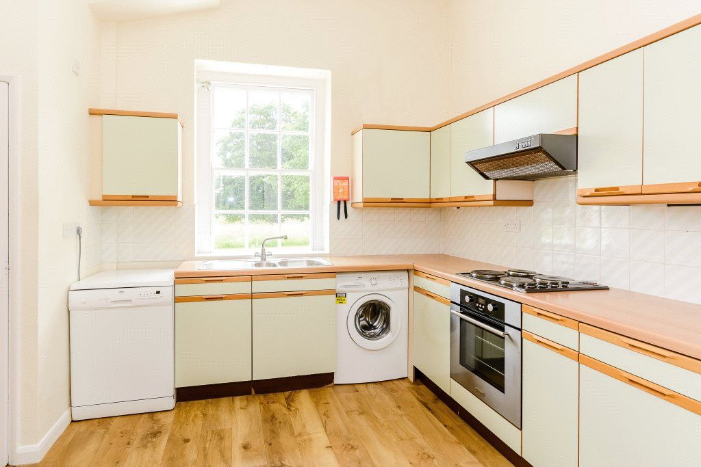 Property photo 2 of 9 Kitchen