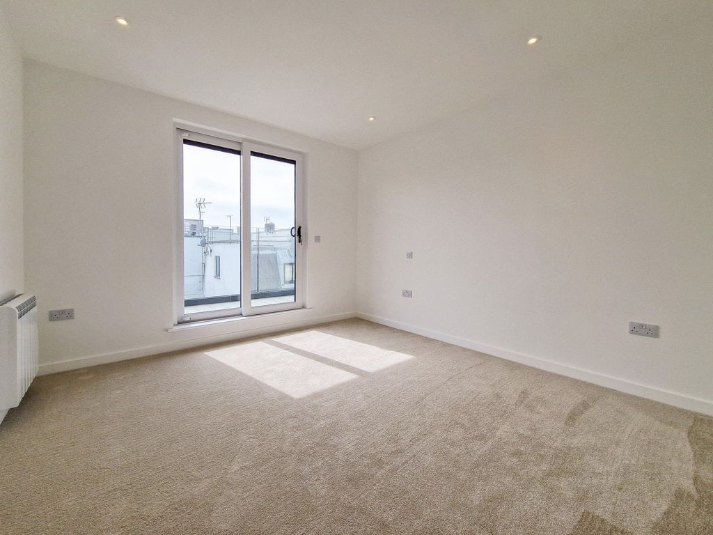 Additional image 14 of 2 bed flat for sale6 Crahamel House, St Helier JE2