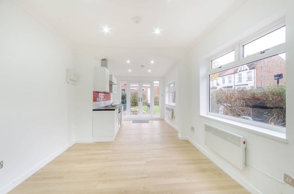 Property photo 2 of 5