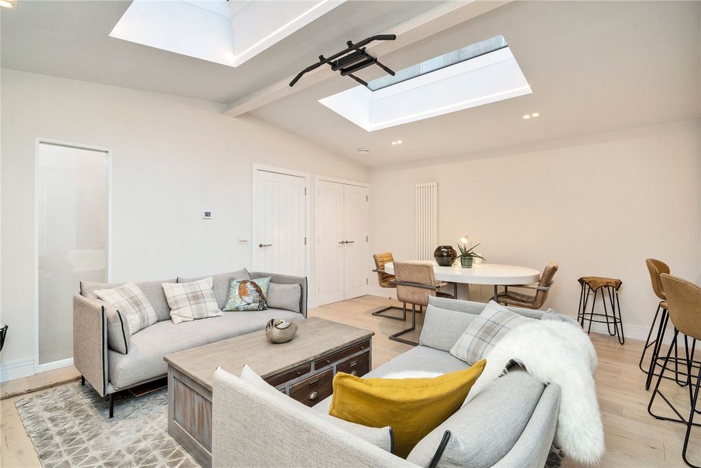 Additional image 6 of 3 bed mews for saleHill Street South Lane, New Town, Edinburgh EH2