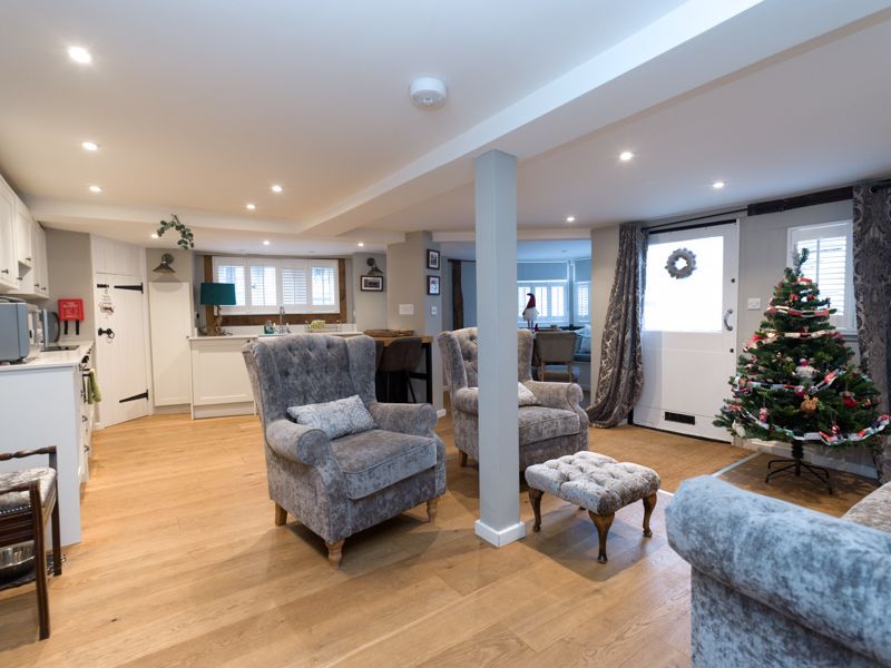 Property photo 3 of 13 Photo 8