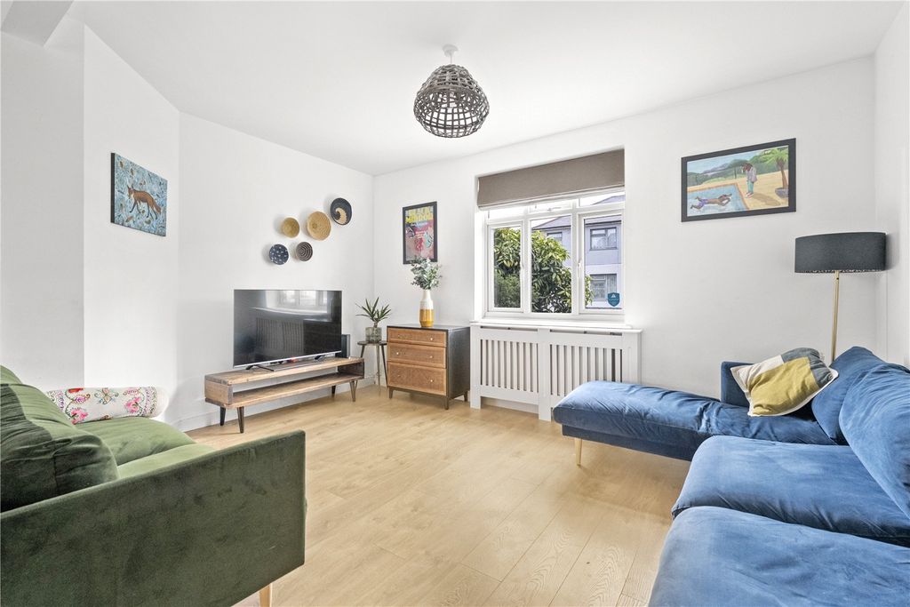 Property photo 2 of 18 Picture No. 17