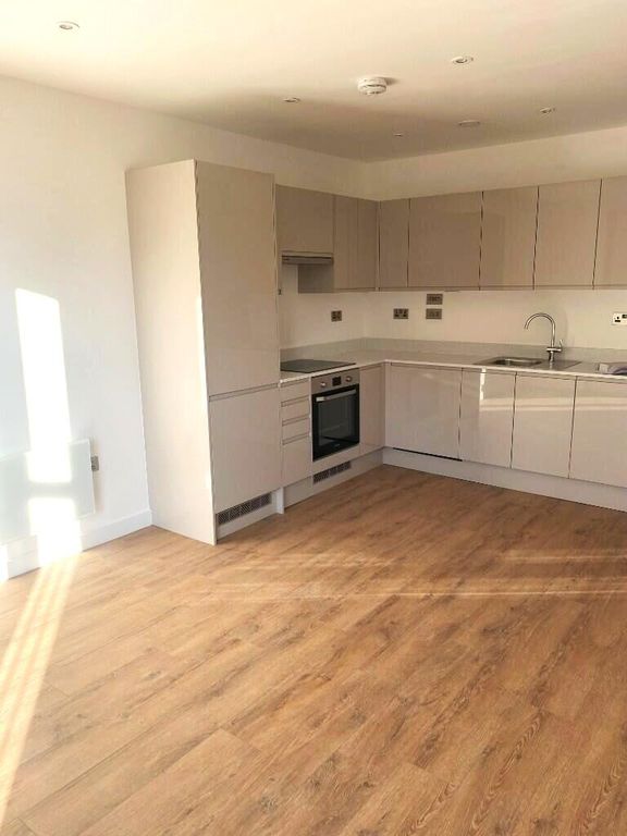 Property photo 2 of 6 Kitchen