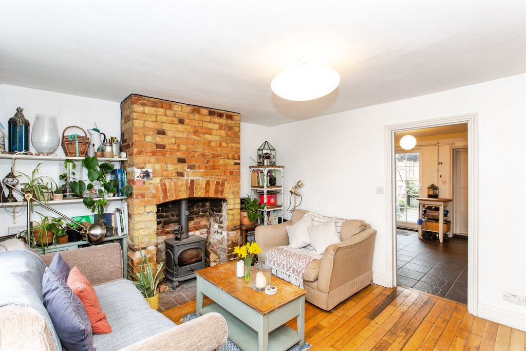 Property photo 3 of 10