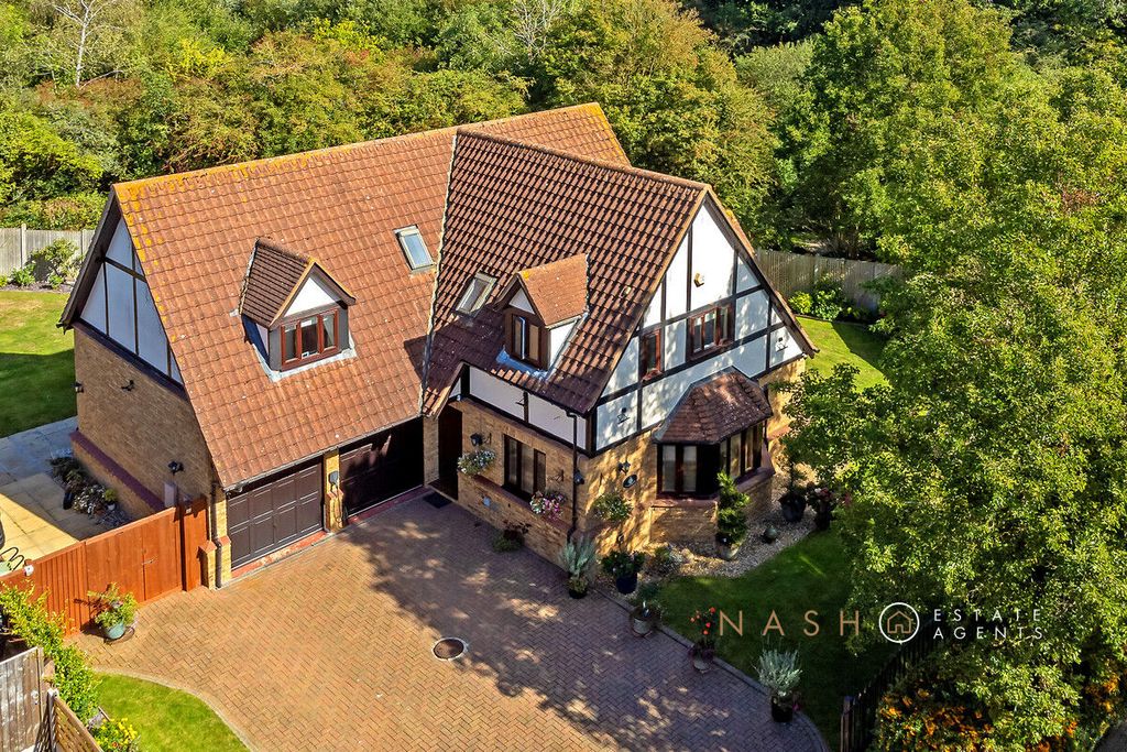 Property photo 1 of 44