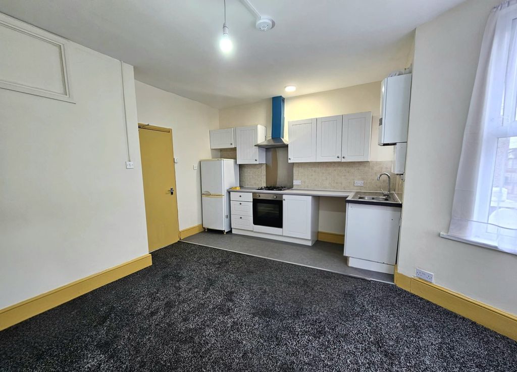 Property photo 1 of 5 First Floor 1 Bedroom Flat For Rent (Ilford)