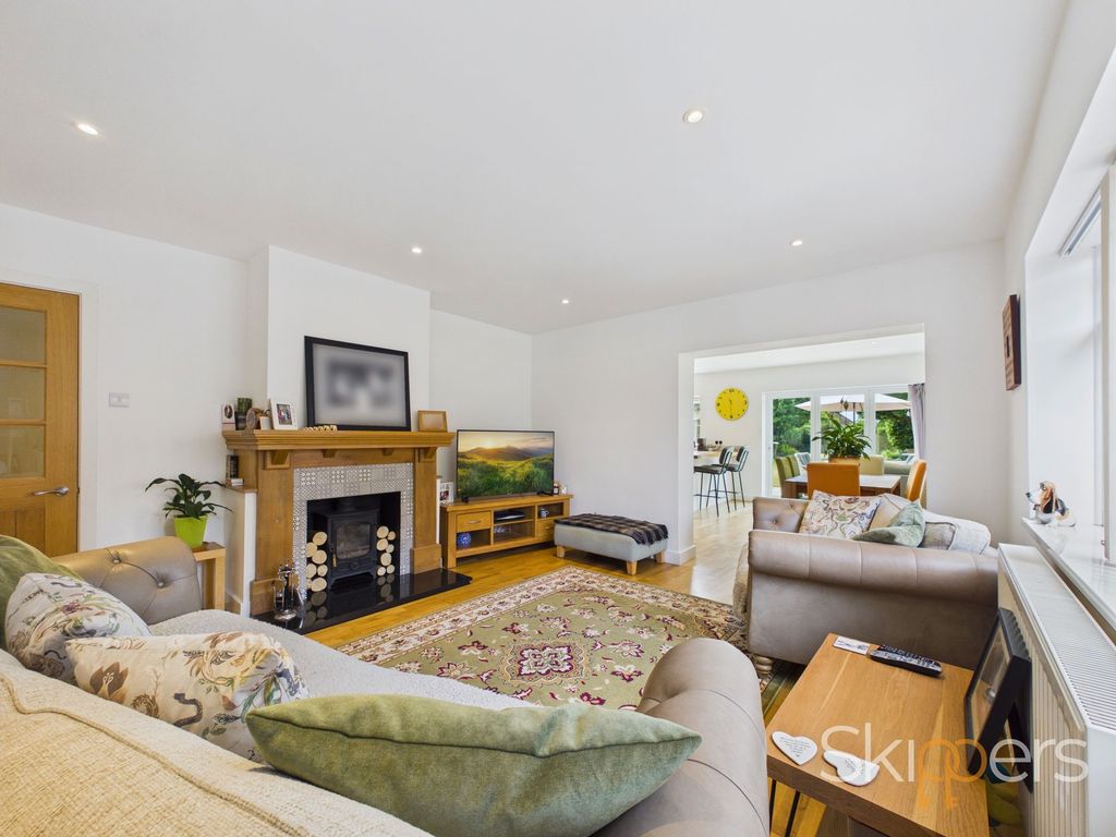 Property photo 2 of 40