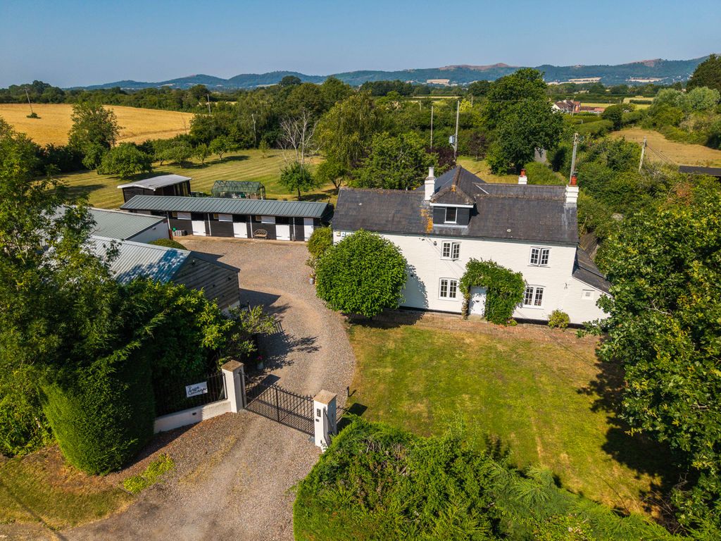 Property photo 1 of 42