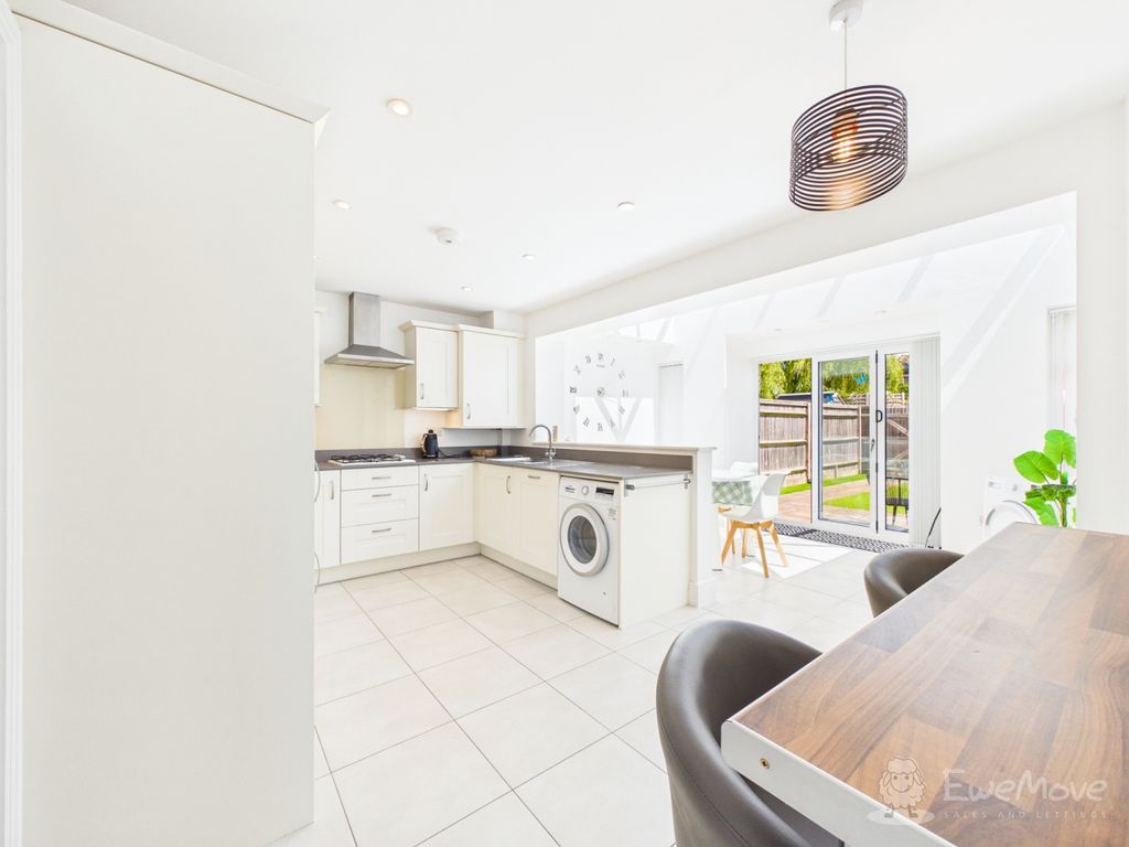Property photo 2 of 15 Kitchen