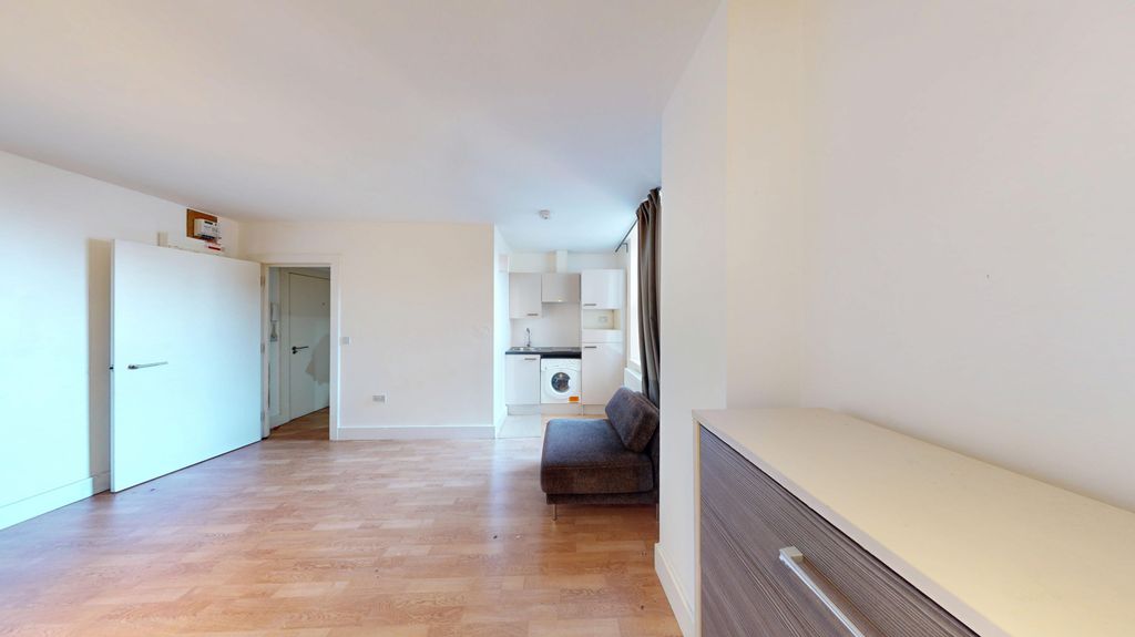 Property photo 3 of 5