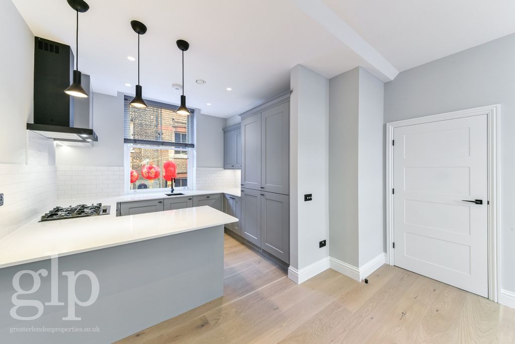 Property photo 3 of 12 973534