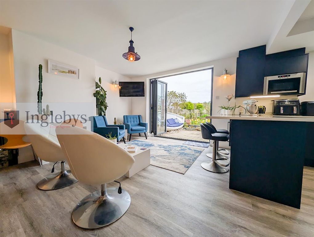 Property photo 2 of 48