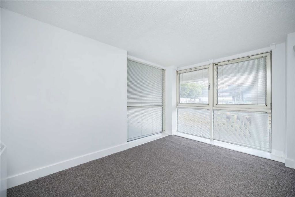Property photo 2 of 3