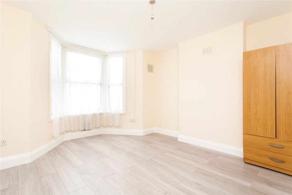 Property photo 2 of 12 Picture No. 03
