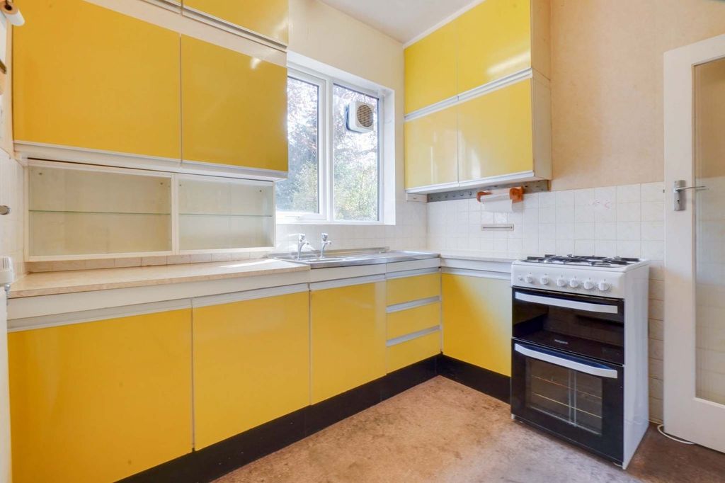 Property photo 3 of 24