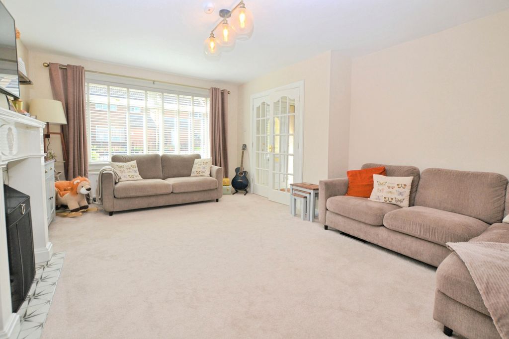Property photo 3 of 11