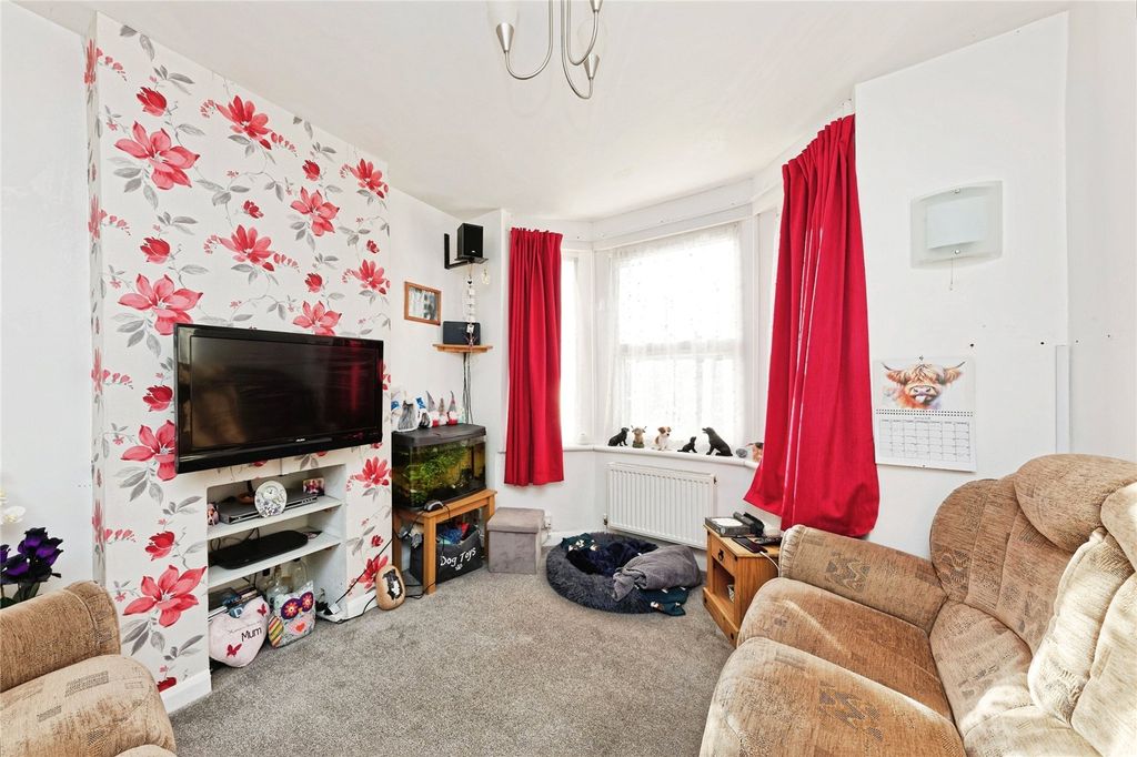 Property photo 2 of 14 Picture No. 11